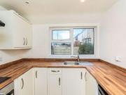 2 Bedrooms Flat for rent in Carr Road, Thornton...