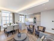 2 Bedrooms Flat for rent in Carrington House, Hertford...