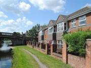 2 Bedrooms Flat for rent in Cartwright Street,...