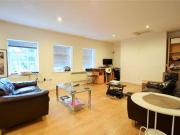 2 Bedrooms Flat for rent in Castle Street, Reading,...
