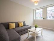 2 Bedrooms Flat for rent in Castleview House, East Lane,...
