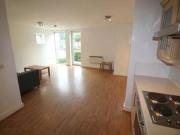 2 Bedrooms Flat for rent in Central Court, Newport Road,...