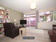 2 Bedrooms Flat for rent in Chaulden House Gardens,...