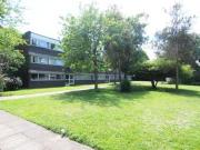 2 Bedrooms Flat for rent in Chessington Road, Ewell,...