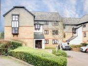 2 Bedrooms Flat for rent in Chiltern Court, Pages Hill,...