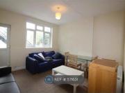2 Bedrooms Flat for rent in Chingford Mount Road, London E4