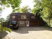 2 Bedrooms Flat for rent in Church Road, Newick, Lewes BN8