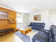 2 Bedrooms Flat for rent in Clapham Park Road, London SW4