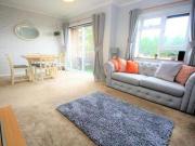 2 Bedrooms Flat for rent in Coats Hutton Road,...