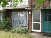 2 Bedrooms Flat for rent in Coles Road, Milton,...