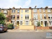 2 Bedrooms Flat for rent in Connaught Road, London N4
