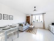 2 Bedrooms Flat for Rent in Cornmow Drive | Foxtons