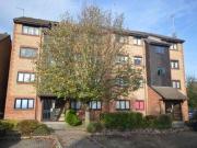 2 Bedrooms Flat for rent in Cricketers Close, Erith DA8