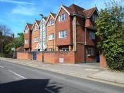 2 Bedrooms Flat for rent in Croydon Road, Reigate RH2