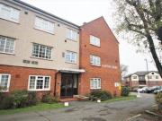 2 Bedrooms Flat for rent in Cymbeline Court, ton Road,...