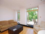 2 Bedrooms Flat for rent in Dean Ryle Street,...