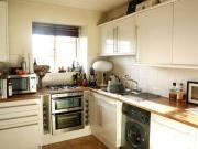 2 Bedrooms Flat for rent in Denison Close, East Finchley N2