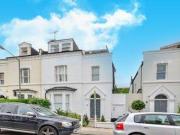 2 Bedrooms Flat for rent in Disraeli Road, Putney SW15