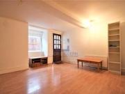 2 Bedrooms Flat for rent in Drakefield Road, Tooting...
