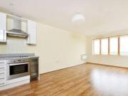 2 Bedrooms Flat for rent in Drayton Green Road, West...