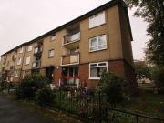 2 Bedrooms Flat for rent in Dumbreck Path, Glasgow G41