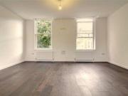 2 Bedrooms Flat for rent in Dunlace Road, Hackney, London E5