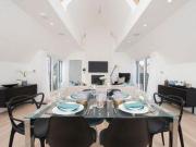2 Bedrooms Flat for rent in Ealing Green, London W5