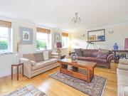 2 Bedrooms Flat for Rent in East End Road | Foxtons