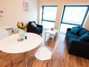 2 Bedrooms Flat for rent in East Street, Leeds, West...