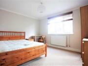 2 Bedrooms Flat for rent in Eckstein Rd, London SW11