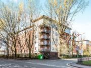 2 Bedrooms Flat for rent in Elmira Way, Salford M5