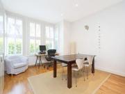 2 Bedrooms Flat for rent in Ennismore Avenue, London W4