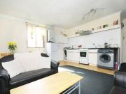 2 Bedrooms Flat for rent in Eton Garages, Lambolle...