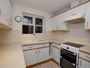 2 Bedrooms Flat for rent in Falmouth Close, Eastbourne BN23