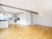 2 Bedrooms Flat for Rent in Florfield Road | Foxtons