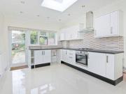 2 Bedrooms Flat for rent in Fordwych Road, Kilburn NW2