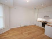 2 Bedrooms Flat for rent in Friern Park, North Finchley,...