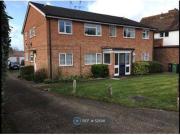 2 Bedrooms Flat for rent in Frimley Green Road, Frimley,...