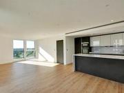 2 Bedrooms Flat for rent in Glenthorne Road,...