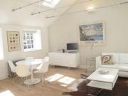 2 Bedrooms Flat for rent in Gloucester Square, New Town EH3