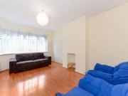 2 Bedrooms Flat for rent in Grafton Close, Ealing,...