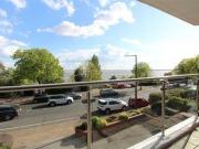 2 Bedrooms Flat for rent in Grand Parade, Leigh On Sea SS9