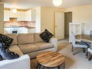 2 Bedrooms Flat for rent in Grasmere Drive, Bury BL9
