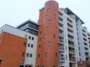 2 Bedrooms Flat for rent in Grays Place, Slough,...