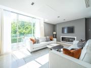 2 Bedrooms Flat for Rent in Green Street | Foxtons