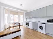 2 Bedrooms Flat for rent in Greencroft Gardens, South...