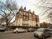 2 Bedrooms Flat for rent in Grove Park Terrace, London W4