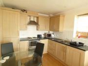 2 Bedrooms Flat for rent in Groves Close, Colchester CO4