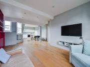 2 Bedrooms Flat for Rent in Hanson Street | Foxtons