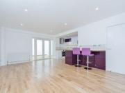 2 Bedrooms Flat for rent in Haydons Road, Wimbledon SW19